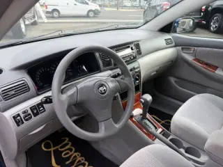 2005 Toyota Corolla LE