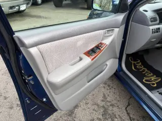 2005 Toyota Corolla LE