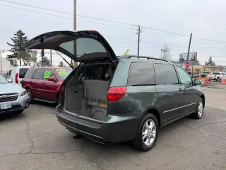 2004 Toyota Sienna XLE 7 Passenger
