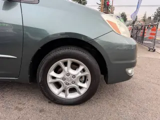 2004 Toyota Sienna XLE 7 Passenger