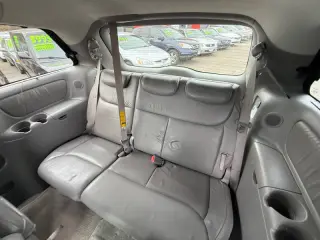 2004 Toyota Sienna XLE 7 Passenger