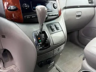 2004 Toyota Sienna XLE 7 Passenger