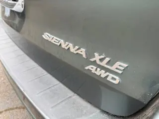 2004 Toyota Sienna XLE 7 Passenger