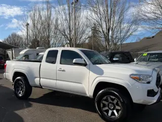 2022 Toyota Tacoma SR