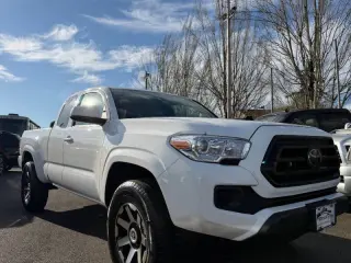 2022 Toyota Tacoma SR