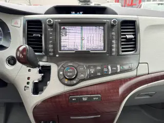 2013 Toyota Sienna XLE 7-Passenger Auto Access Seat
