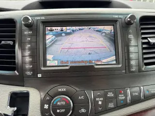 2013 Toyota Sienna XLE 7-Passenger Auto Access Seat