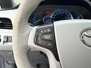 2013 Toyota Sienna XLE 7-Passenger Auto Access Seat