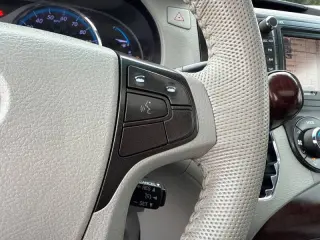 2013 Toyota Sienna XLE 7-Passenger Auto Access Seat