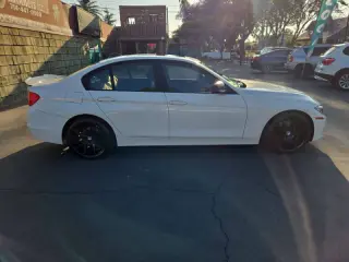 2014 BMW 3 Series 320i