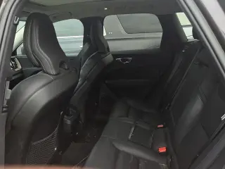 Volvo XC60 2022 AWD B5 Momentum SUV de 4 puertas