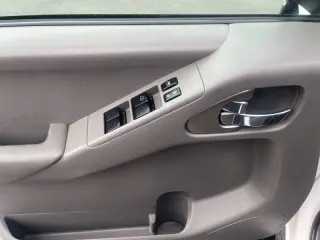 2009 Nissan Frontier SE V6