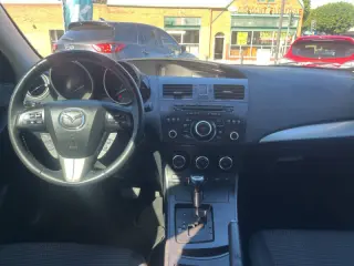 2013 Mazda MAZDA3 i Touring