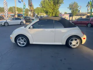 2004 Volkswagen New Beetle Convertible GLS