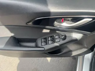 2015 Mazda MAZDA3 i Sport