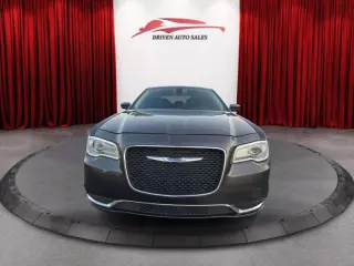 2018 Chrysler 300