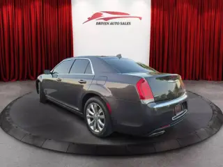 2018 Chrysler 300