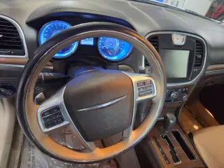 2013 Chrysler 300 C Luxury Series