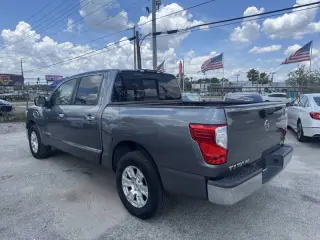 2017 Nissan Titan SL