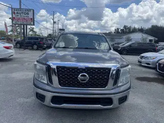 2017 Nissan Titan SL