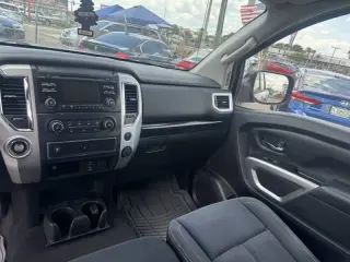2017 Nissan Titan SL