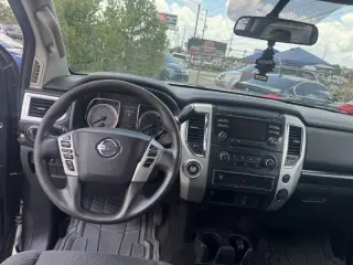 2017 Nissan Titan SL