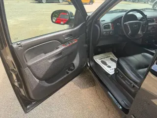 2011 Chevrolet Suburban LT