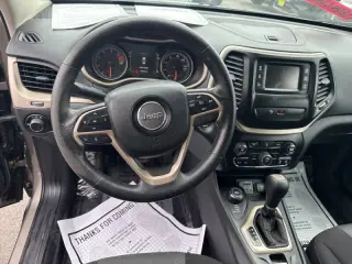 2016 Jeep Cherokee Sport