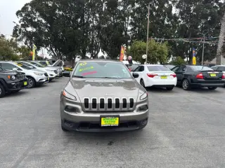 2016 Jeep Cherokee Sport