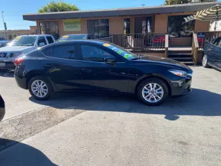 2017 Mazda MAZDA3 Sport