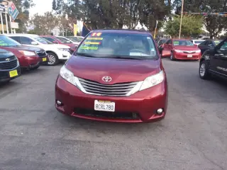 2014 Toyota Sienna Limited 7-Passenger