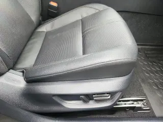 Toyota Camry 2025 AWD SE 4dr Sedan