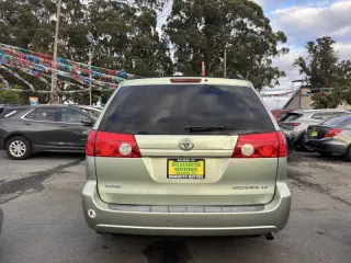 2008 Toyota Sienna CE 8-Passenger