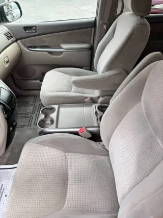 2008 Toyota Sienna CE 8-Passenger