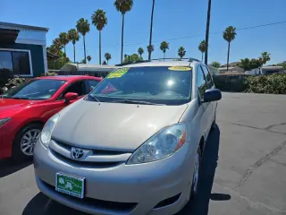 2008 Toyota Sienna LE 8-Passenger