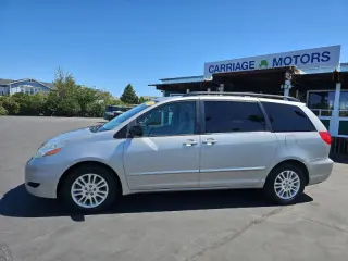 2010 Toyota Sienna LE 7-Passenger