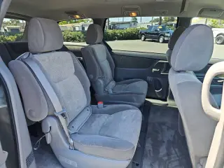 2010 Toyota Sienna LE 7-Passenger