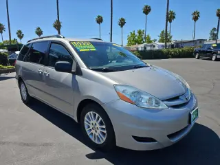 2010 Toyota Sienna LE 7-Passenger