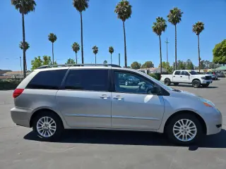2010 Toyota Sienna LE 7-Passenger