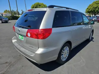 2010 Toyota Sienna LE 7-Passenger