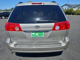 2010 Toyota Sienna LE 7-Passenger