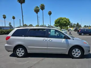 2008 Toyota Sienna LE 8-Passenger