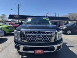 2018 Nissan Titan SV