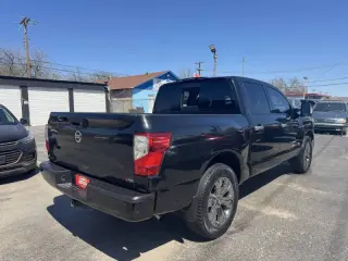 2018 Nissan Titan SV