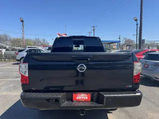 2018 Nissan Titan SV