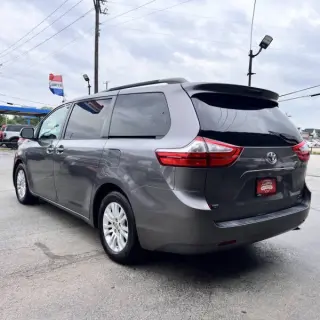 2015 Toyota Sienna XLE 8-Passenger