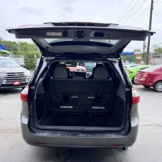 2015 Toyota Sienna XLE 8-Passenger