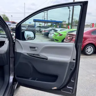 2015 Toyota Sienna XLE 8-Passenger