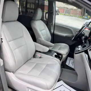 2015 Toyota Sienna XLE 8-Passenger