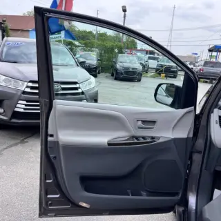 2015 Toyota Sienna XLE 8-Passenger